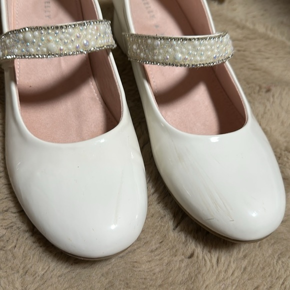Kelly & Katie Lil Eva Heeled, light Beige Girls Shoes with Perls Size 6 - Picture 4 of 8